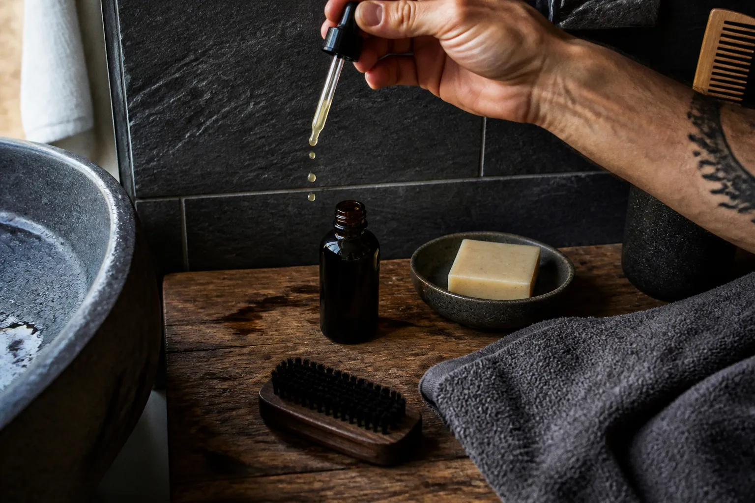 Beard oil on damp or dry hair: the optimal timing