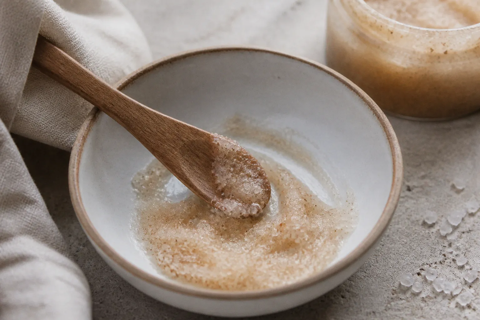 Keratosis pilaris clearing stages with body scrubs
