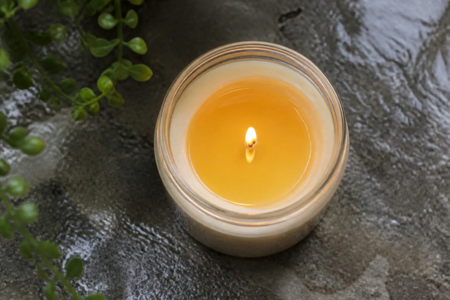Soy candle scent throw: steps from first burn to maximum aroma